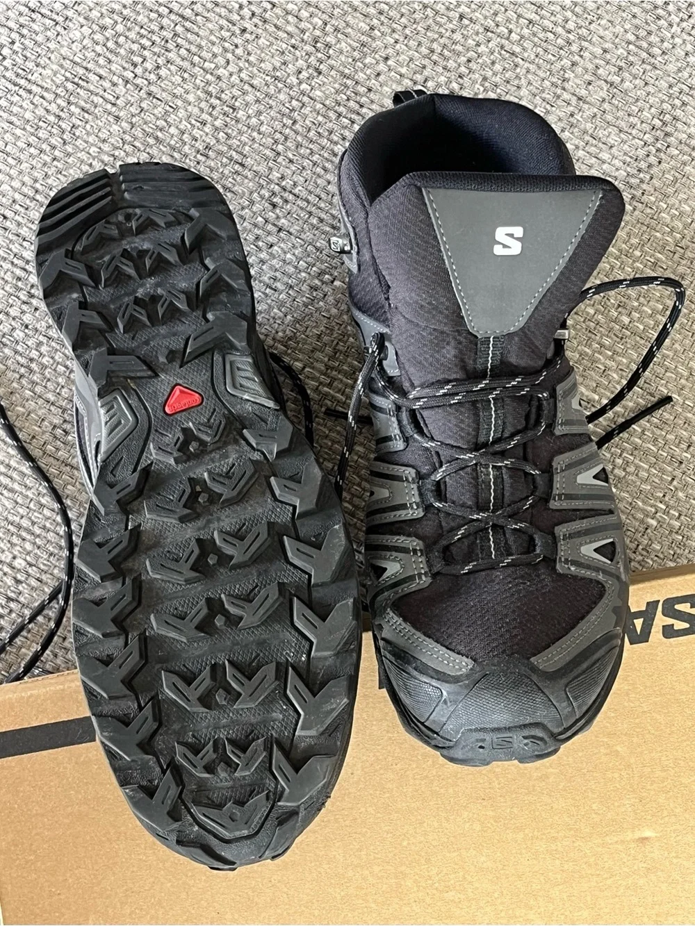 Salomon Men's Black and Gray X Ultra Mid Hiking Boot